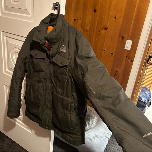 North face winter jacket - Picture 4 of 4